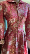 Load image into Gallery viewer, Incredible 1940’s Vintage Quilted Dressing Gown by Saybury
