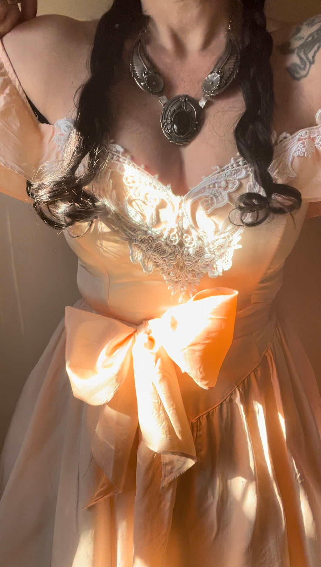 1980’s Vintage Peach Taffeta Gunne Sax Midi Dress