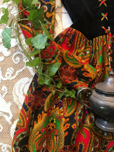 Load image into Gallery viewer, Psychedelic 1970’s vintage Tracy Petites Paisley Print dress
