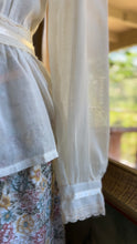 Load image into Gallery viewer, Authentic 1970&#39;s vintage cream Gunne Sax blouse
