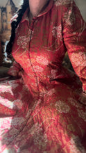 Load image into Gallery viewer, Incredible 1940’s Vintage Quilted Dressing Gown by Saybury
