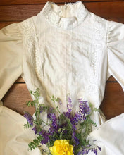 Load image into Gallery viewer, 1970&#39;s vintage Gunne Sax Ivory Poplin and Lace maxi dress
