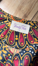 Load image into Gallery viewer, Amazing 1970’s Vintage Psychedelic Print Dressing Gown by Vanity Fair
