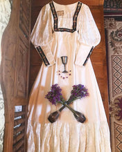 Load image into Gallery viewer, Beautiful 1970’s vintage Rose Trim Milkmaid Gunne Sax dress

