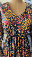 Load image into Gallery viewer, Amazing 1970’s Vintage Psychedelic Print Dressing Gown by Vanity Fair

