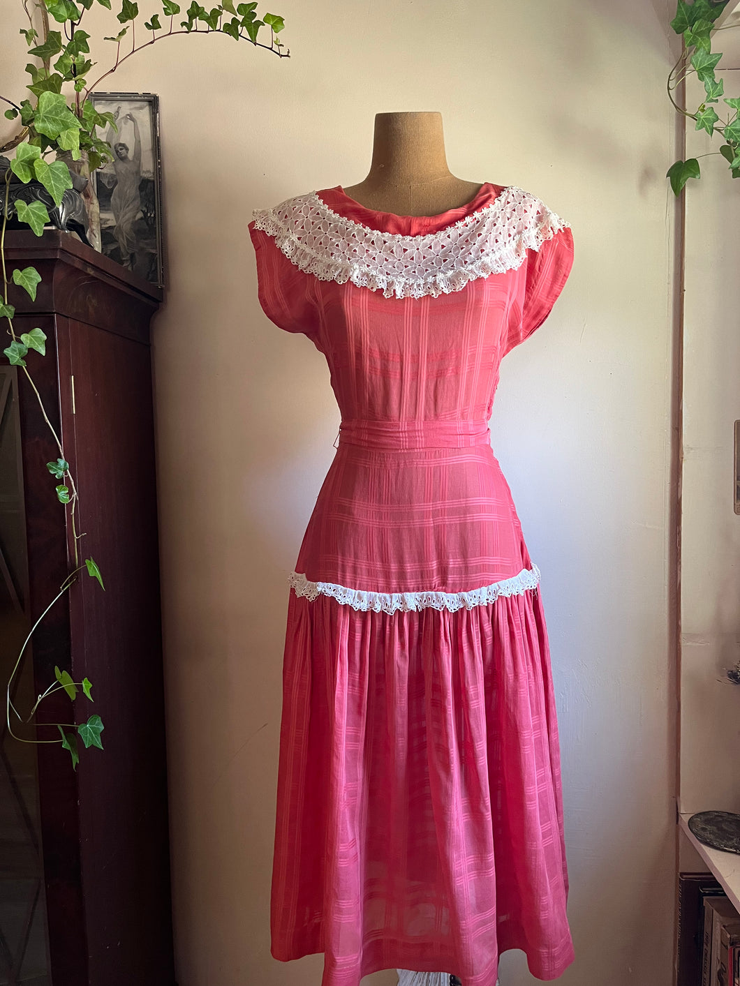 1950’s Vintage Sheer Cotton and Lace dress by Vicky Vaughn Juniors