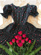 Load image into Gallery viewer, Incredible 1950’s vintage black heart print calico dress 🌿⚔️🖤⚔️🌿

