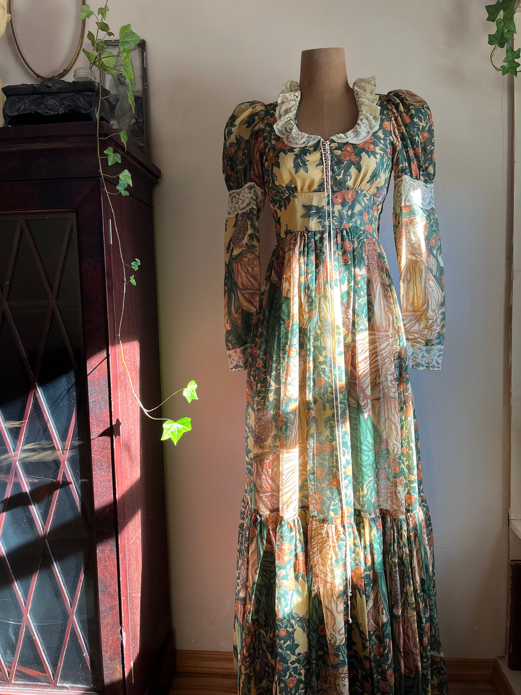 Incredible Collectors Garden of Eden Gunne Sax Dress