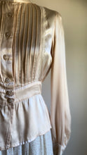 Load image into Gallery viewer, Authentic 1970&#39;s vintage Satin Gunne Sax blouse
