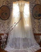 Load image into Gallery viewer, Incredible 1940’s 1950’s vintage prairie bridal gown
