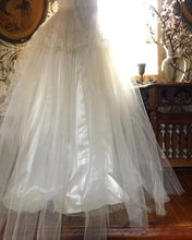 Load image into Gallery viewer, 1950’s Vintage tulle net and lace gown
