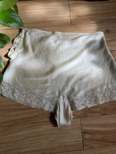 Load image into Gallery viewer, 1930’s Vintage Ivory Silk and Lace Tap Panties
