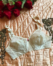 Load image into Gallery viewer, Authentic 1950’s 1960’s vintage lace bra
