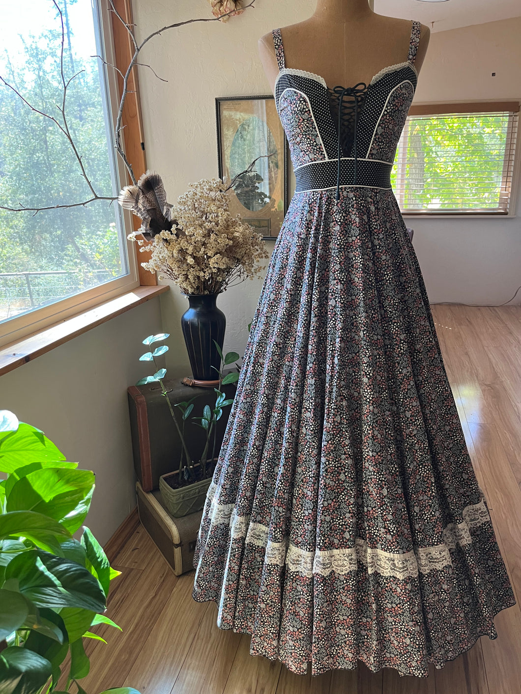 Authentic 1970’s Vintage Garden Floral Calico Gunne Sax Maxi Sundress