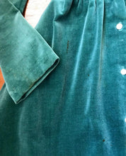 Load image into Gallery viewer, Incredible Sage Green Velveteen Gunne Sax
