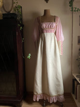 Load image into Gallery viewer, Authentic 1960&#39;s vintage Tea Rose Pink black label Gunne Sax
