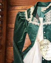Load image into Gallery viewer, Incredible Sage Green Velveteen Gunne Sax
