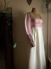 Load image into Gallery viewer, Authentic 1960&#39;s vintage Tea Rose Pink black label Gunne Sax
