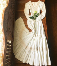 Load image into Gallery viewer, Amazing 1970&#39;s vintage poplin and crochet Gunne Sax dress
