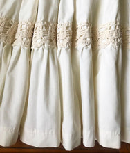 Load image into Gallery viewer, Amazing 1970&#39;s vintage poplin and crochet Gunne Sax dress
