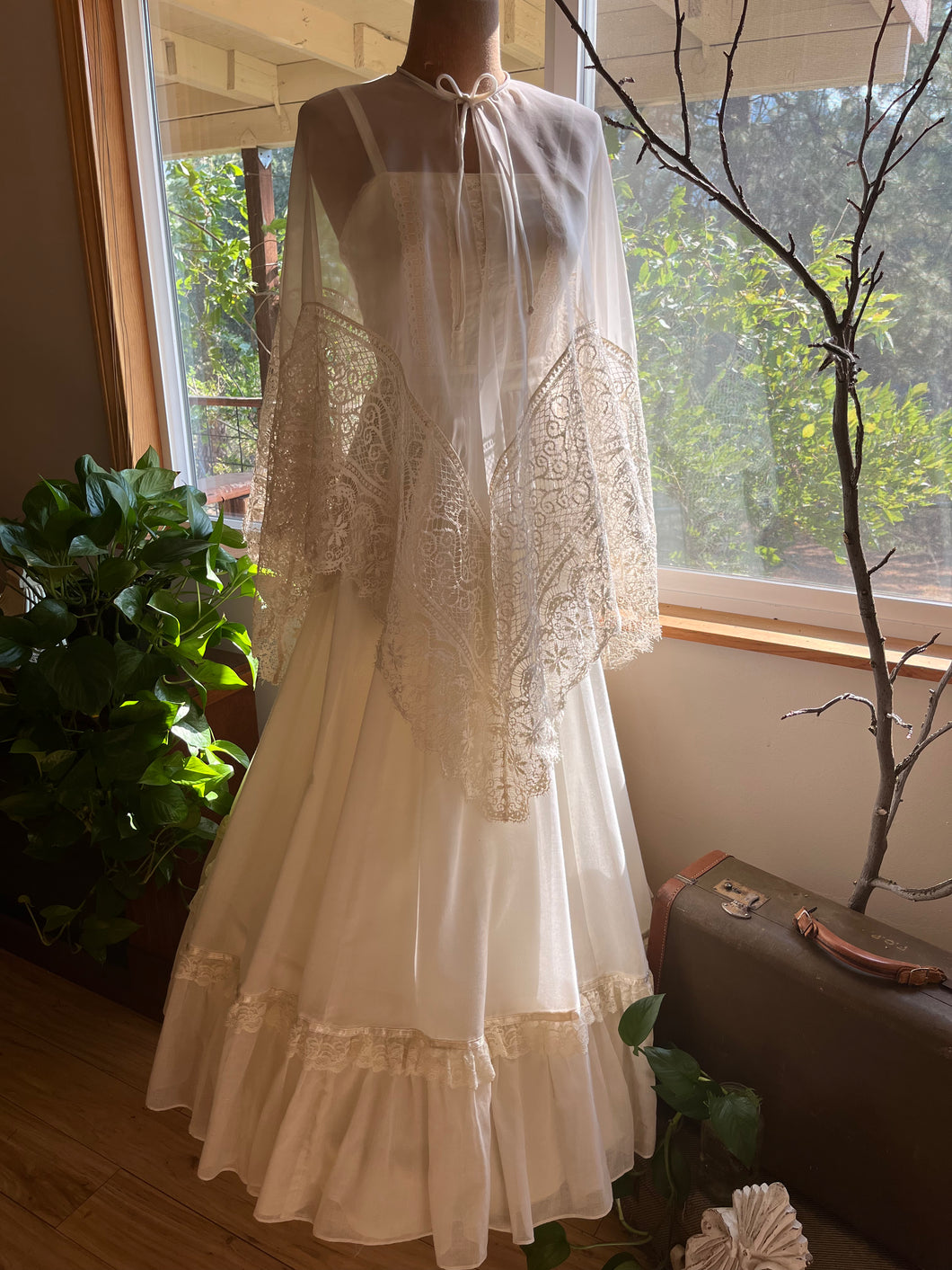 Handmade vintage Ivory Chiffon and Lace Capelet