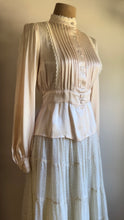 Load image into Gallery viewer, Authentic 1970&#39;s vintage Satin Gunne Sax blouse
