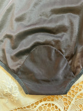Load image into Gallery viewer, Authentic 1940’s vintage Vanity Fair Nylon Pillow Tab Granny Panties
