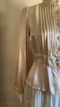 Load image into Gallery viewer, Authentic 1970&#39;s vintage Satin Gunne Sax blouse

