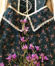 Load image into Gallery viewer, Authentic Deadstock 1970&#39;s vintage Green Calico and Velveteen Gunne Sax dress
