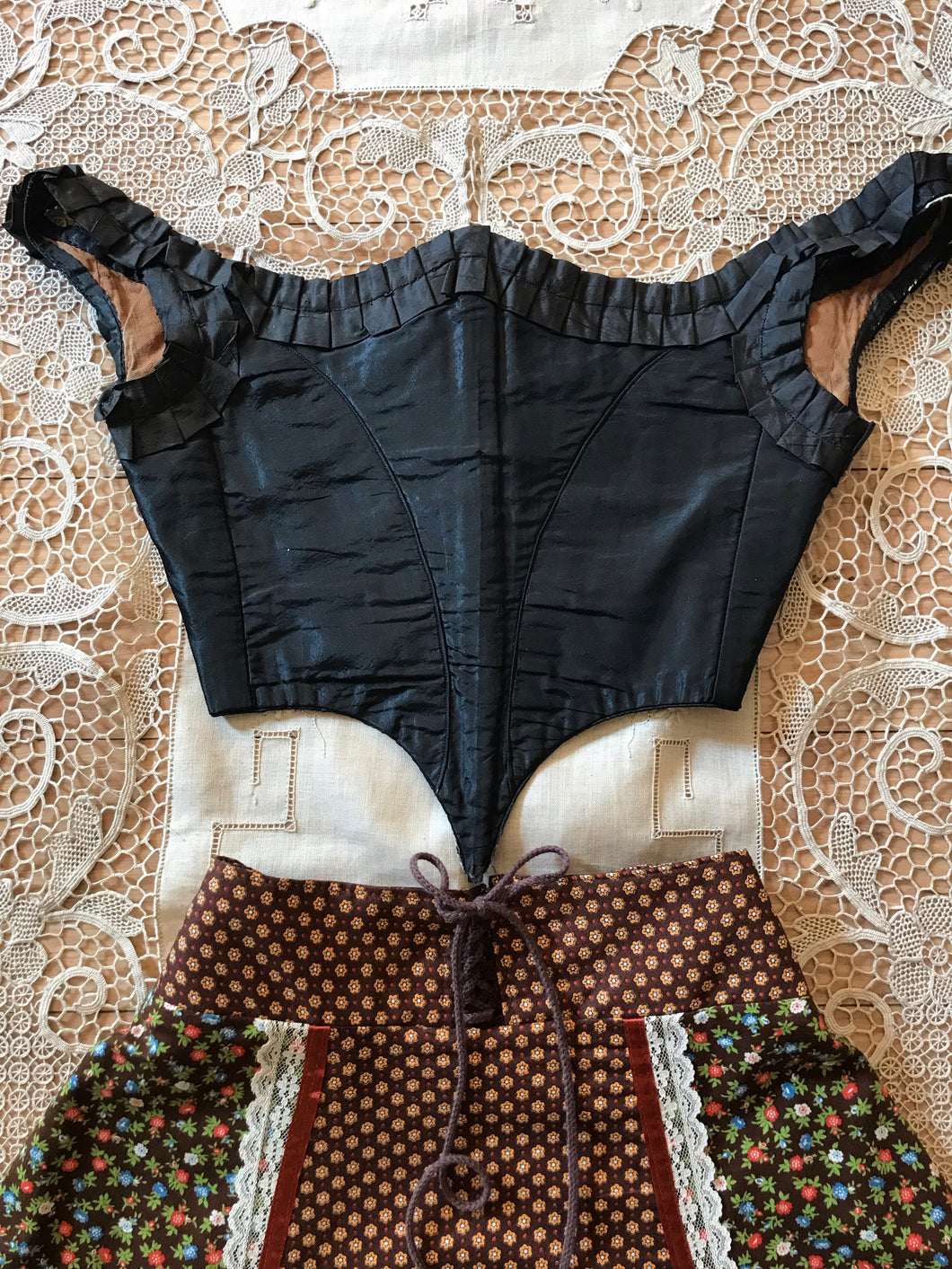 Antique Mourning black silk Swiss waist bodice 🌿⚔️🖤⚔️🌿