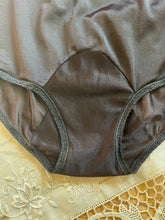 Load image into Gallery viewer, Authentic 1940’s vintage Vanity Fair Nylon Pillow Tab Granny Panties
