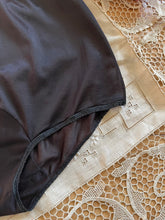 Load image into Gallery viewer, Authentic 1940’s vintage Vanity Fair Nylon Pillow Tab Granny Panties
