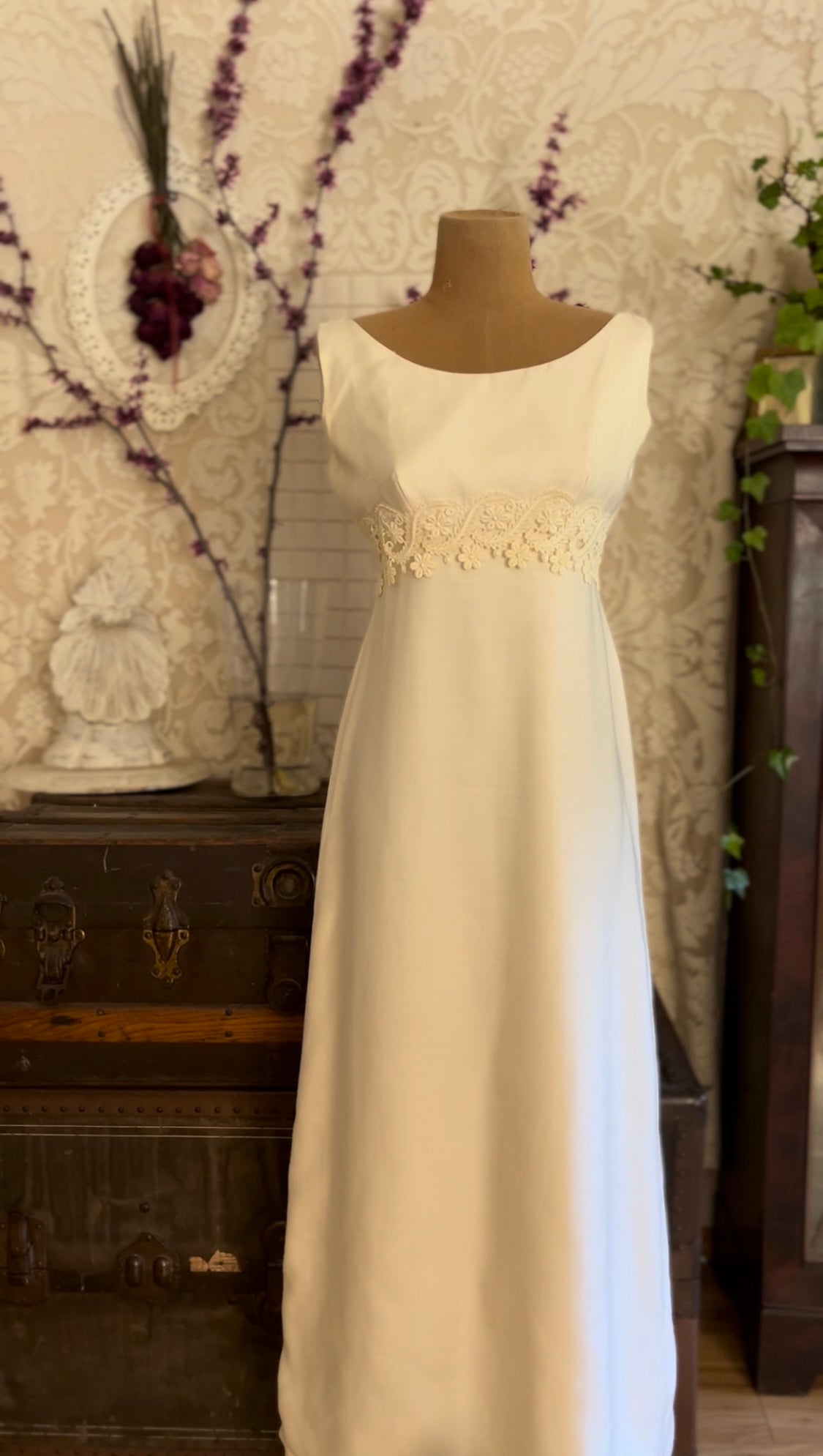 1960's Vintage Ivory Linen and Fern Lace Shift Dress and Trained Vest Strange Vintage 1960's Vintage Ivory Linen and Fern Lace Shift Dress and Trained Vest Strange Vintage