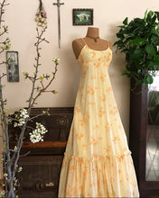 Load image into Gallery viewer, Authentic 1970&#39;s vintage sweet pea print Phase II sundress
