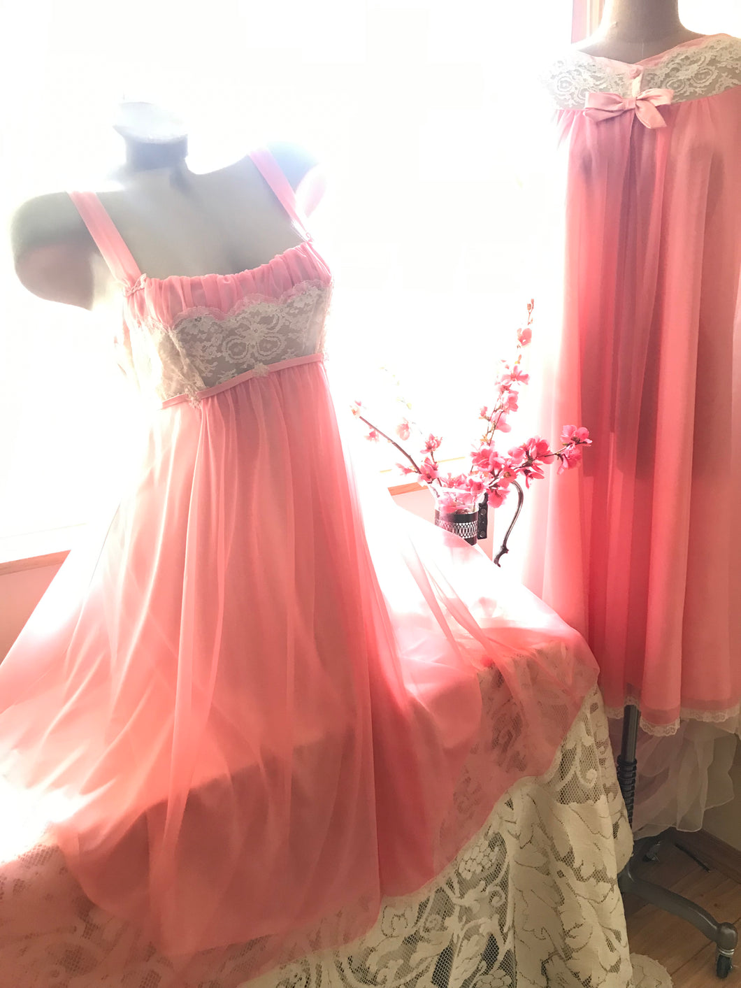 Authentic 1950’s coral pink chiffon peignoir nightgown and robe set
