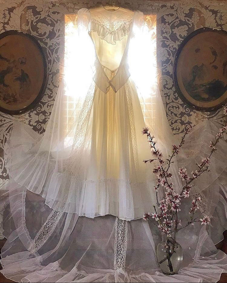 Beautiful 1940’s 1950’s vintage prairie bridal gown