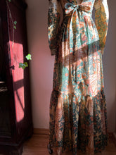 Load image into Gallery viewer, Incredible Collectors Garden of Eden Gunne Sax Dress
