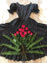 Load image into Gallery viewer, Incredible 1950’s vintage black heart print calico dress
