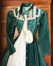 Load image into Gallery viewer, Incredible Sage Green Velveteen Gunne Sax
