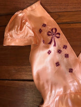 Load image into Gallery viewer, Amazing authentic 1930’s vintage peach satin beach pajama set
