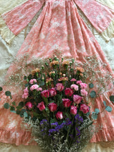 Load image into Gallery viewer, Beautiful 1960’s vintage black label Angel Sleeve Gunne Sax maxi dress
