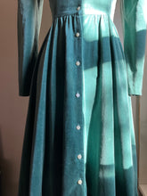 Load image into Gallery viewer, Incredible Sage Green Velveteen Gunne Sax
