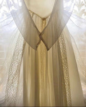 Load image into Gallery viewer, Incredible 1940’s 1950’s vintage prairie bridal gown
