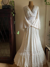 Load image into Gallery viewer, Beautiful 1970&#39;s vintage Mexican bridal dress
