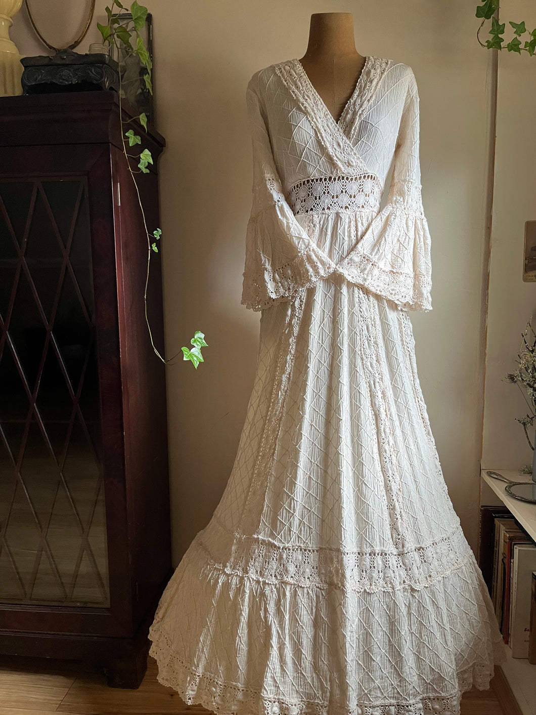 Beautiful 1970's vintage Mexican bridal dress