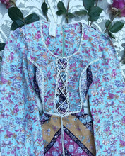 Load image into Gallery viewer, Authentic 1970’s vintage floral and bird print calico dress
