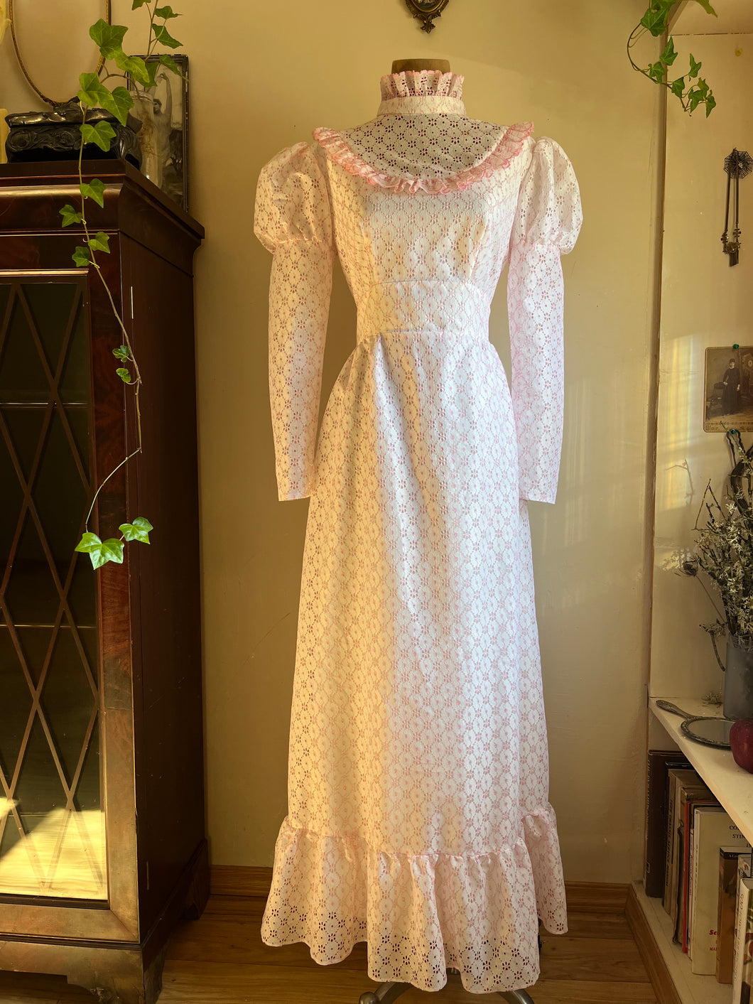 Sale~ 1970’s Vintage Pale Pink Lace dress my Montgomery Ward