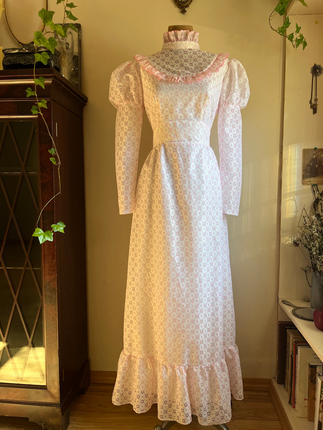 1970’s Vintage Pale Pink Lace dress my Montgomery Ward